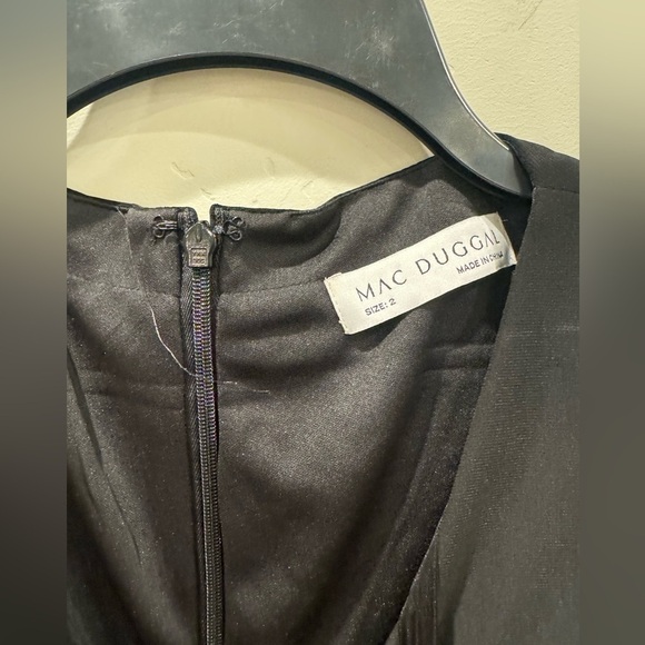 Mac Duggal FAUX WRAP LONG SLEEVE GOWN W/ APPLIQUÉ DETAIL NWT SZ 2✨✨🔥🔥 - Picture 12 of 13